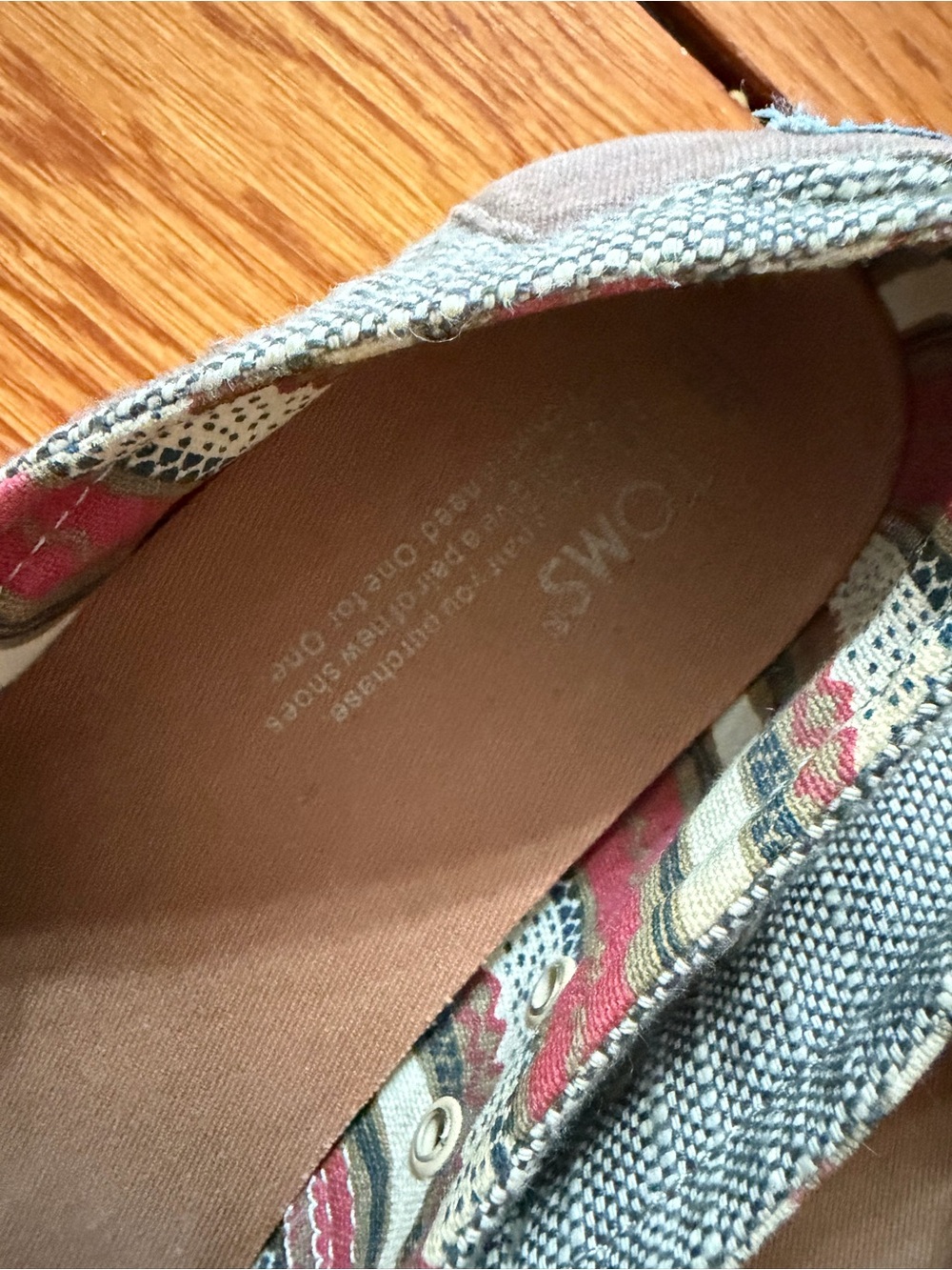 Tom’s Casual Women's Slip-On Canvas Flats in Light Gray - Picture 3 of 6